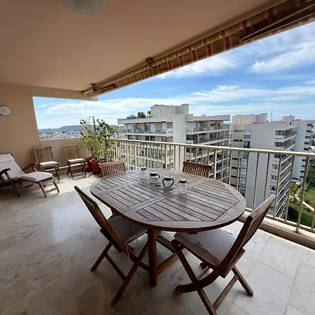 Penthouse Duplex Rooftop Eden Parc * Антіб