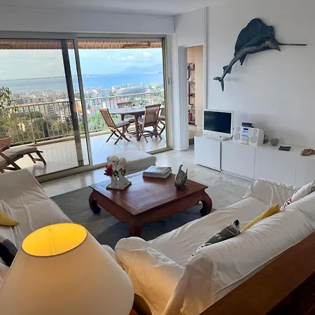 Апартаменти Penthouse Duplex Rooftop Eden Parc