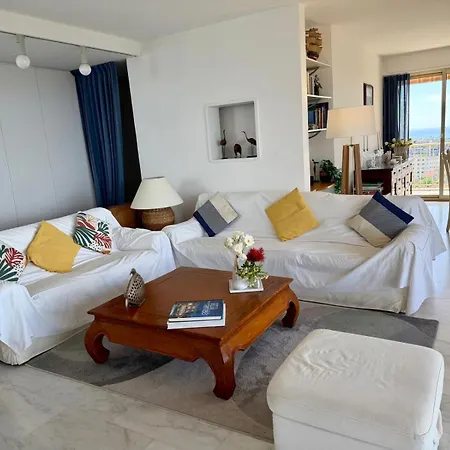 Апартаменти Penthouse Duplex Rooftop Eden Parc *